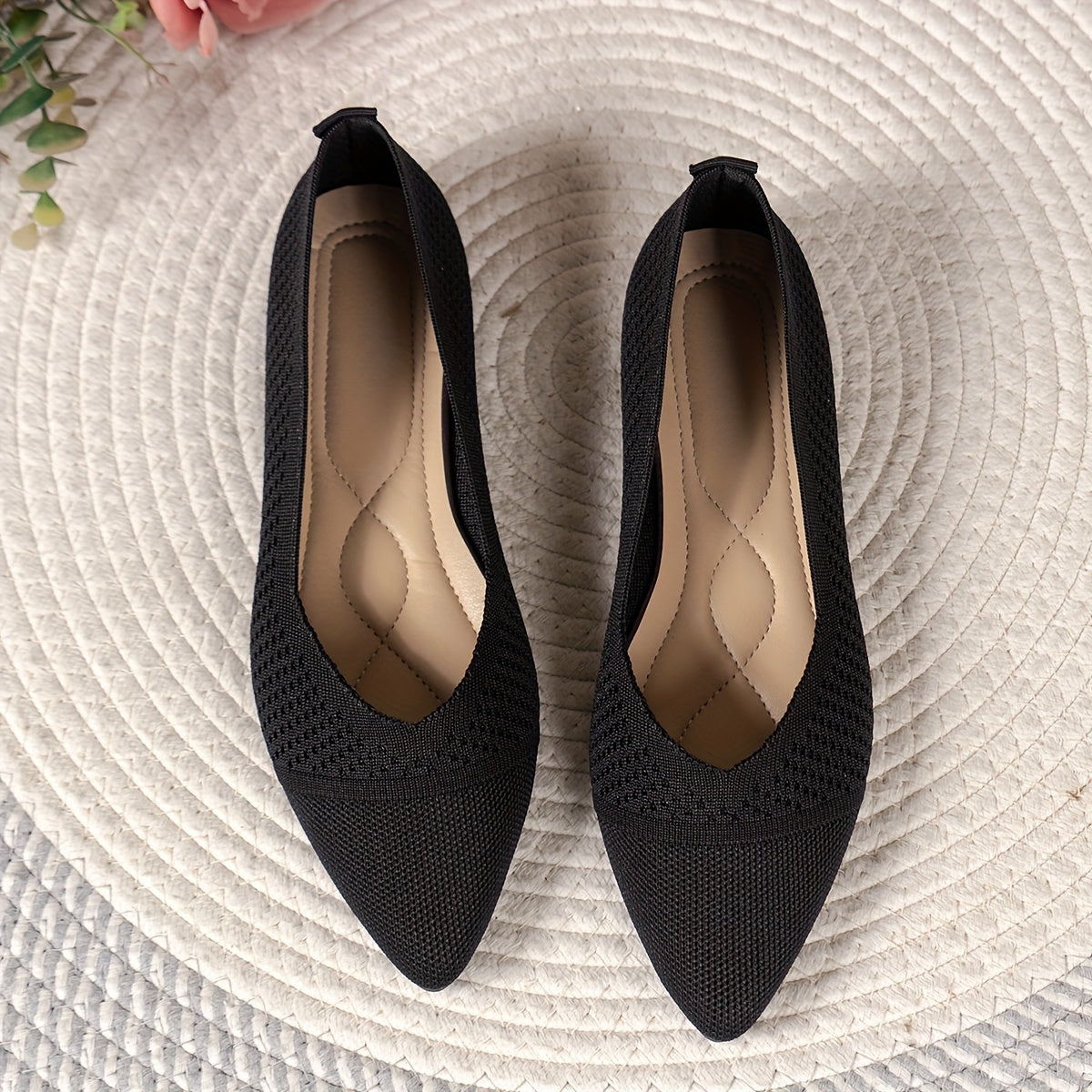 LUMMÉRAS Lisse – Pointed Toe Knit Flats