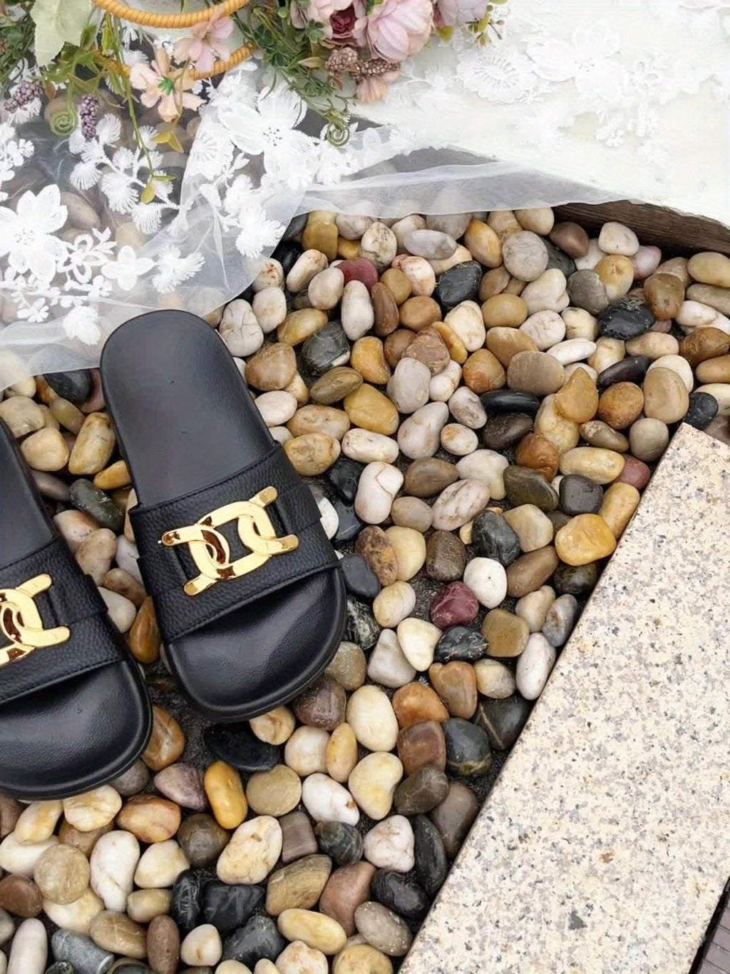 LUMMÉRAS Golden Accent Luxe Slides