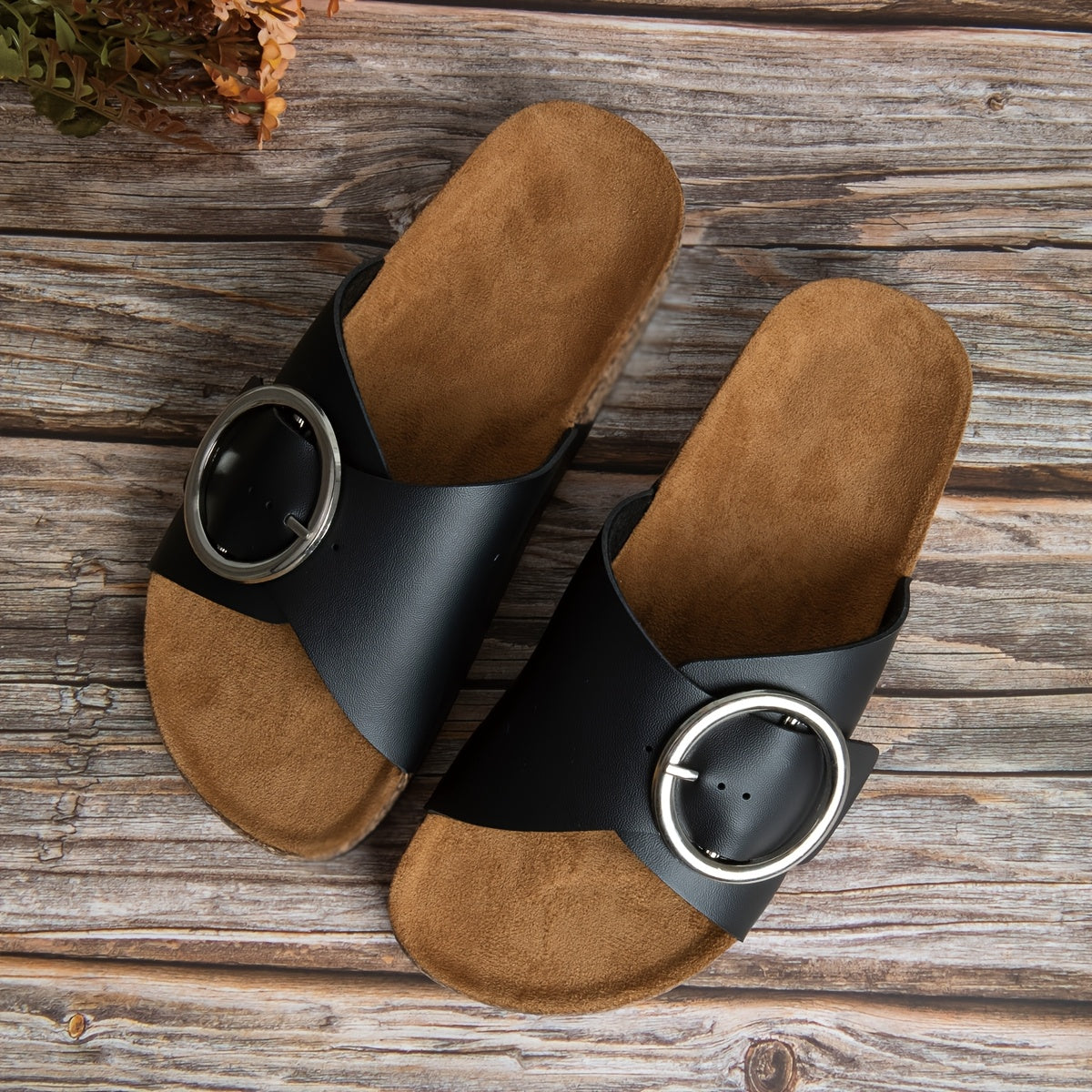 LUMMÉRAS Metallic Buckle Slide Sandals